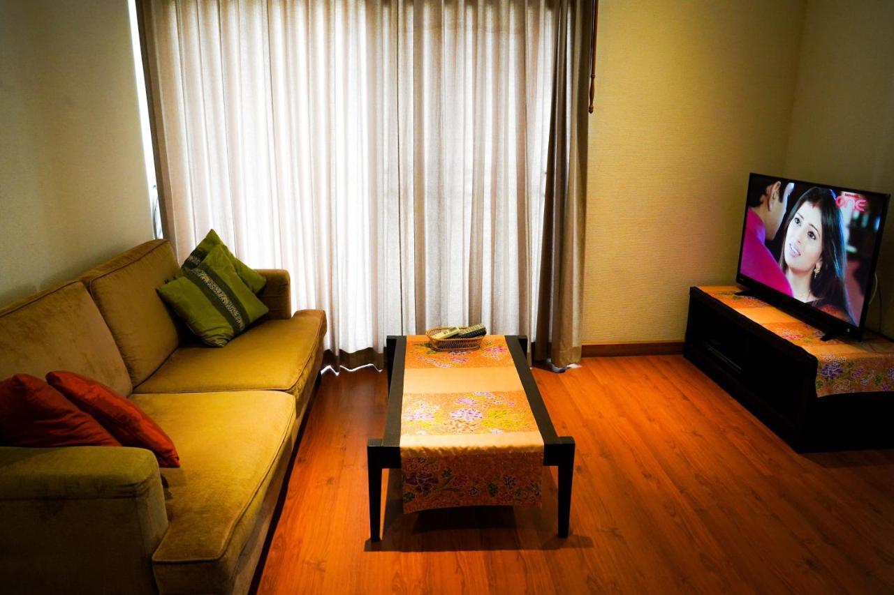 Siam Bright Suite Bangkok Esterno foto
