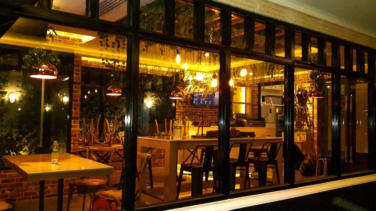 Siam Bright Suite Bangkok Esterno foto